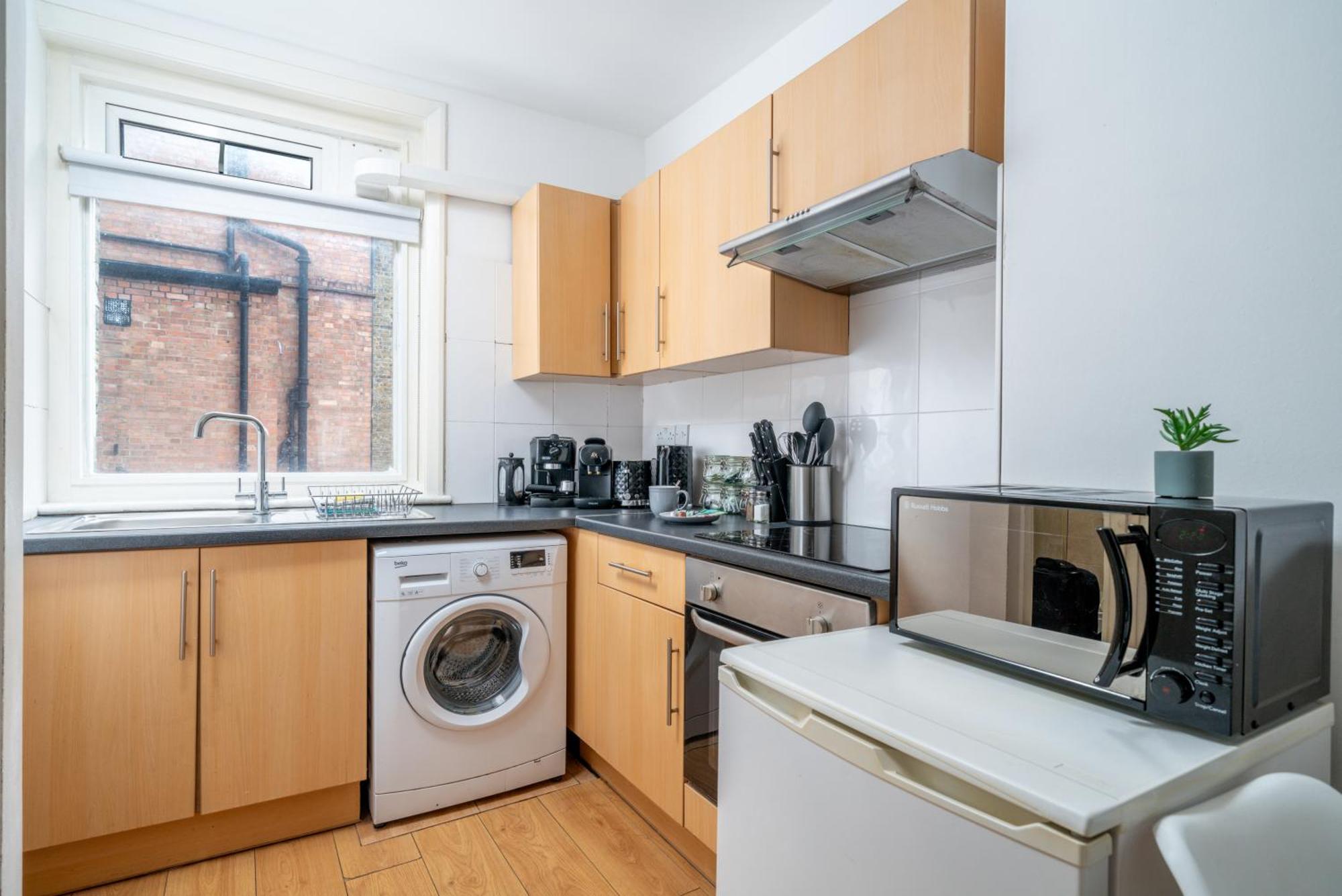 Carnaby & Oxford Street - Central Soho - One Bedroom - Double Bed & Sofabed London Exterior photo